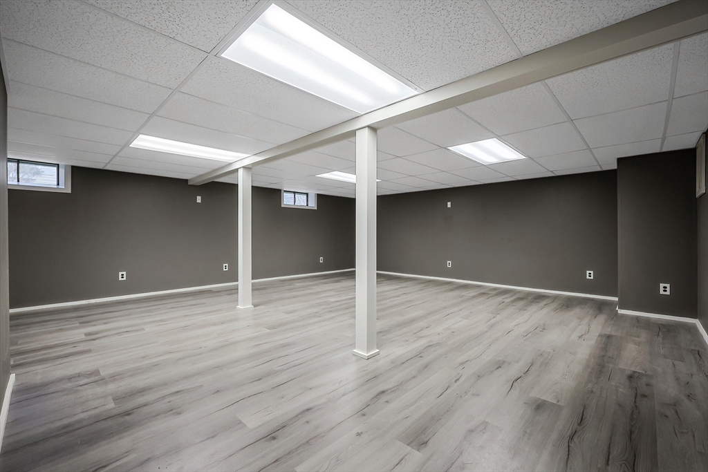 North Attleboro, Massachusetts 02760, United States, 3 Bedrooms Bedrooms, ,1 BathroomBathrooms,Residential,Pending,21339