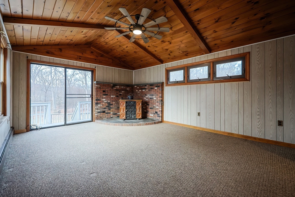 North Attleboro, Massachusetts 02760, United States, 3 Bedrooms Bedrooms, ,1 BathroomBathrooms,Residential,Pending,21339