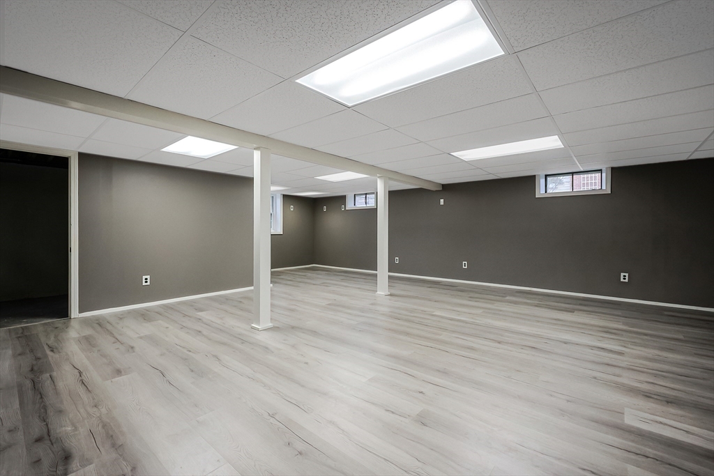 North Attleboro, Massachusetts 02760, United States, 3 Bedrooms Bedrooms, ,1 BathroomBathrooms,Residential,Pending,21339