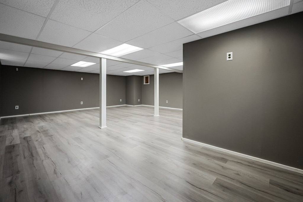 North Attleboro, Massachusetts 02760, United States, 3 Bedrooms Bedrooms, ,1 BathroomBathrooms,Residential,Pending,21339