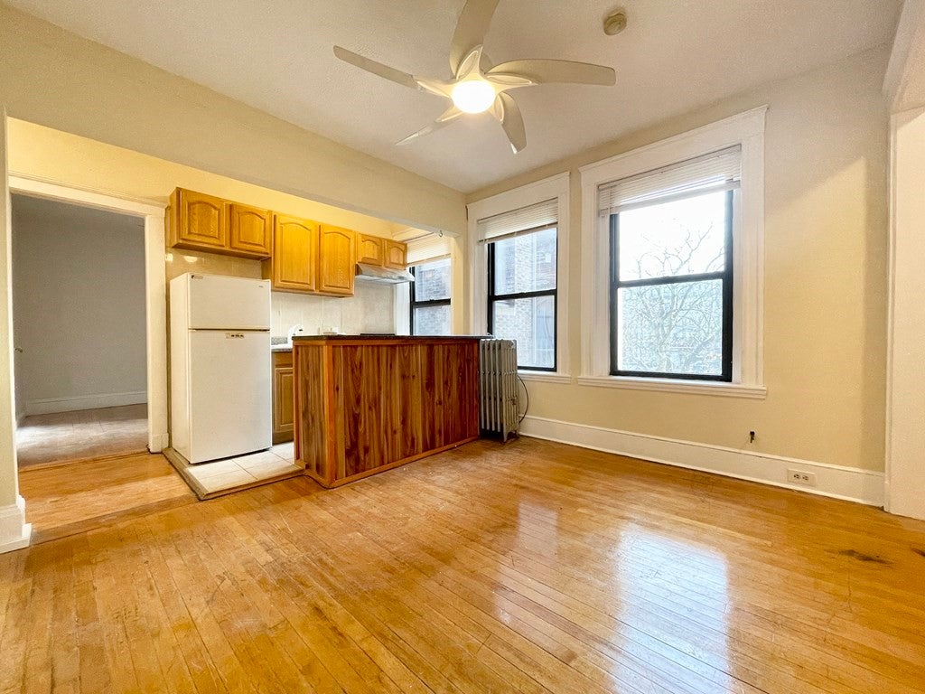 Click for 1269 Commonwealth Ave #4, Boston, MA slideshow Click for 1269 Commonwealth Ave #4, Boston, MA slideshow