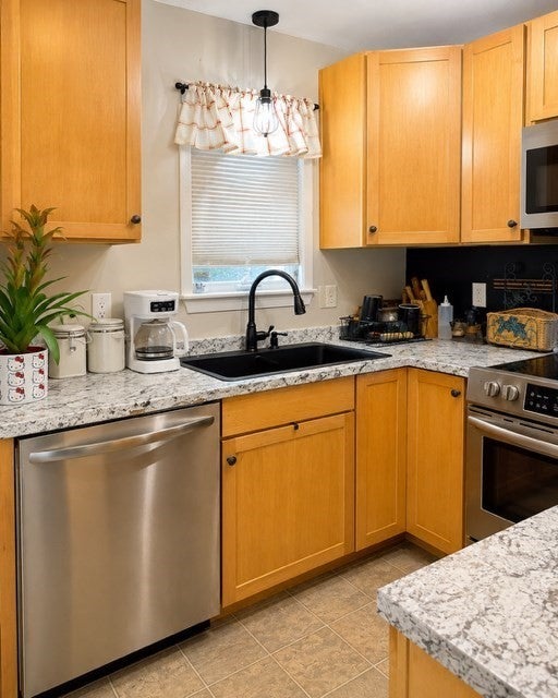 42 Saint Kolbe Drive #D, Holyoke, MA, 42 Saint Kolbe Drive #D, Holyoke, MA Photo #6