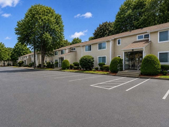 42 Saint Kolbe Drive #D, Holyoke, MA, 42 Saint Kolbe Drive #D, Holyoke, MA Photo #18