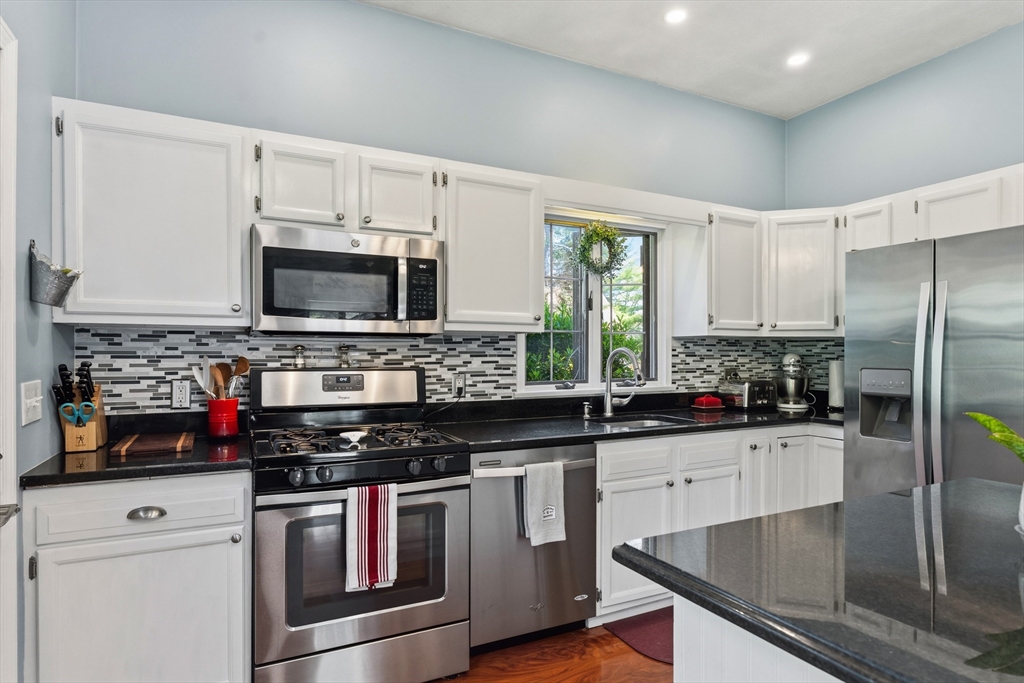 17 Dry Hollow Ln