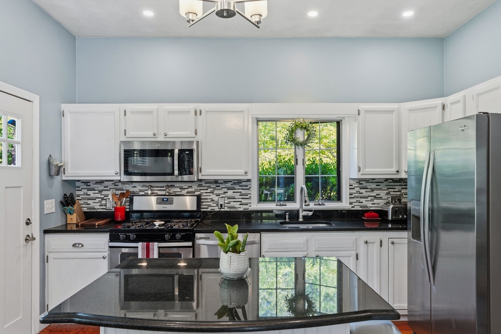 17 Dry Hollow Ln