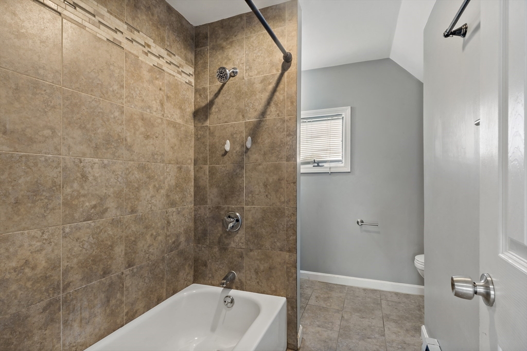 6 Lindsell St, Saugus, MA Photo #19