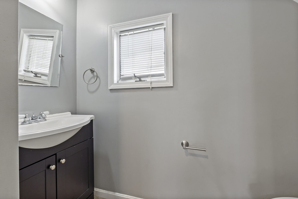 6 Lindsell St, Saugus, MA Photo #20
