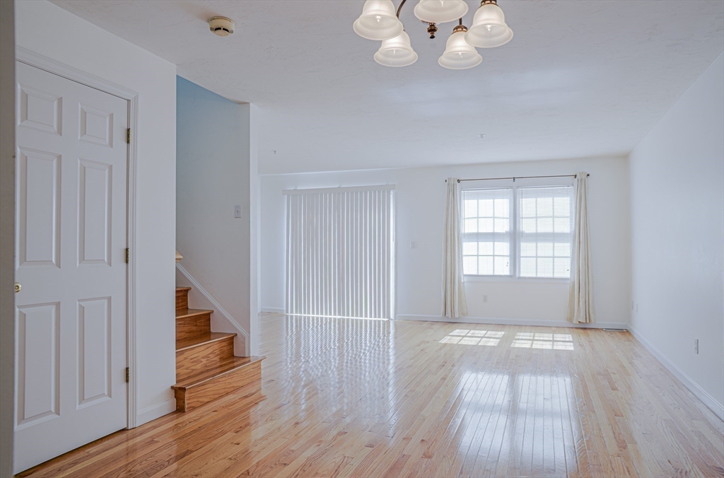 715 Thayer St 715