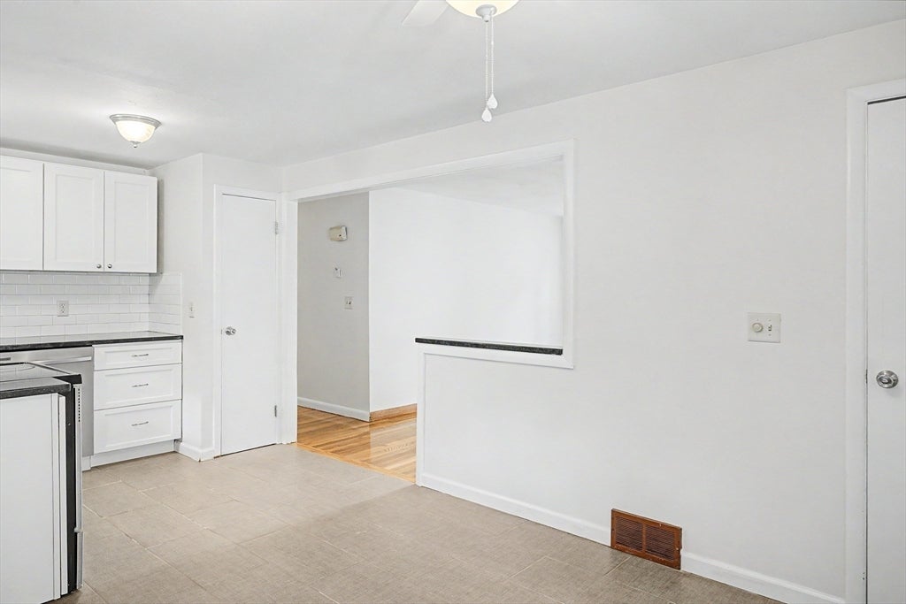 9 Moss Rd, Springfield, MA, 9 Moss Rd, Springfield, MA Photo #13