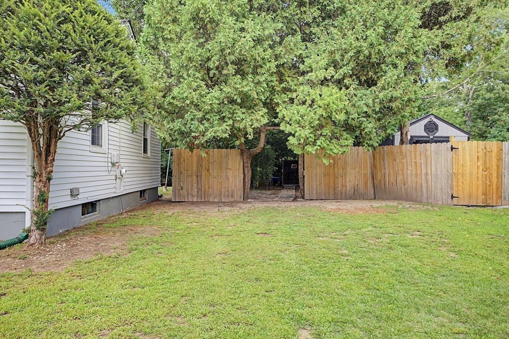 9 Moss Rd, Springfield, MA, 9 Moss Rd, Springfield, MA Photo #32