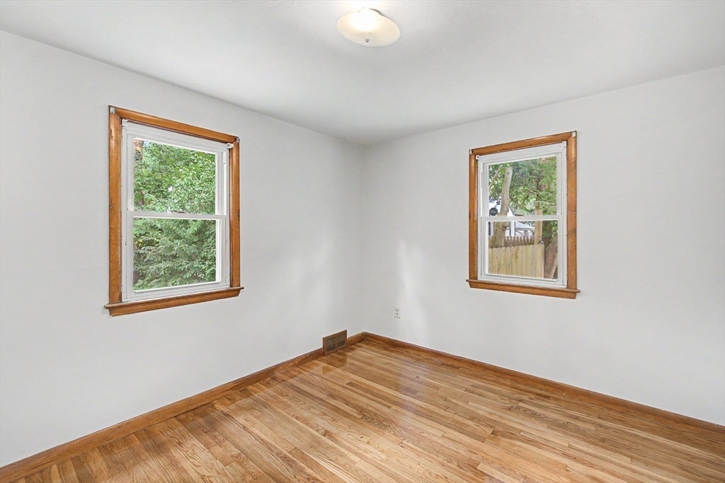 9 Moss Rd, Springfield, MA, 9 Moss Rd, Springfield, MA Photo #23
