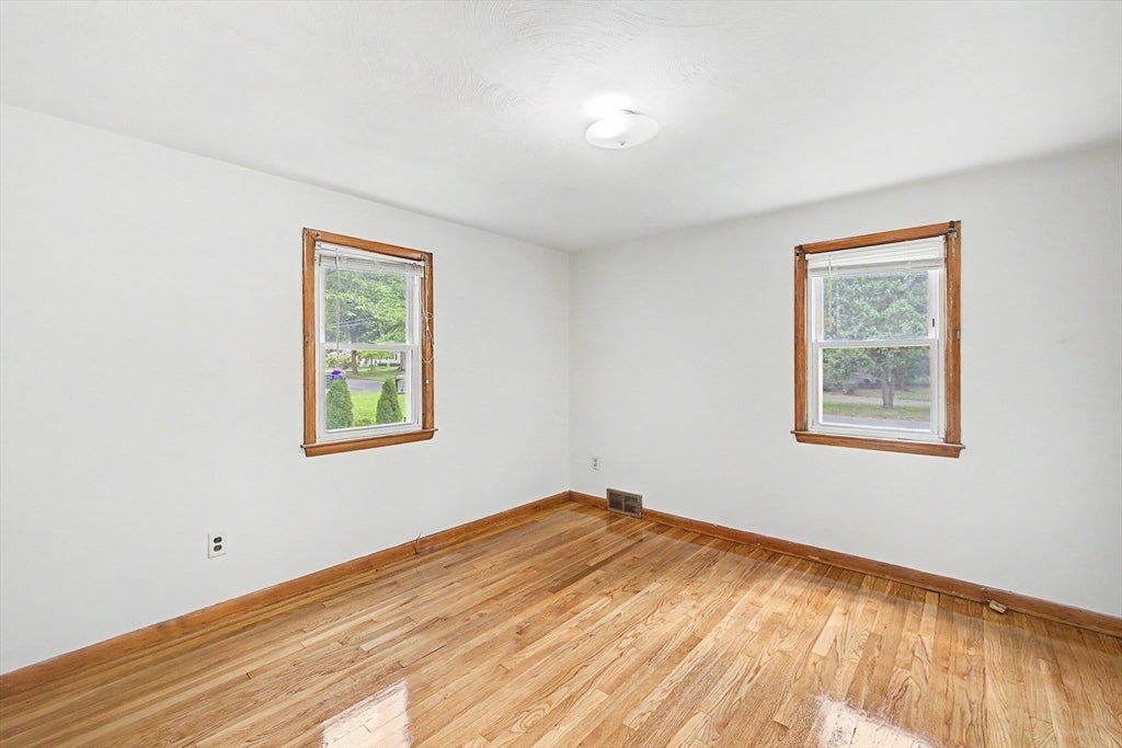 9 Moss Rd, Springfield, MA, 9 Moss Rd, Springfield, MA Photo #20