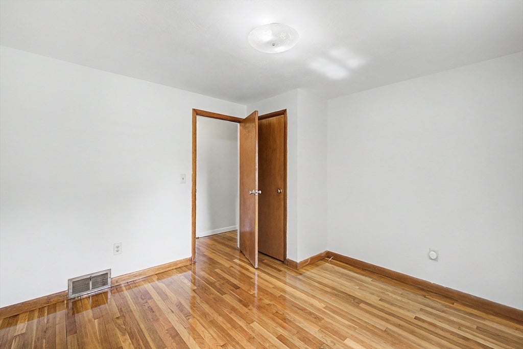 9 Moss Rd, Springfield, MA, 9 Moss Rd, Springfield, MA Photo #24