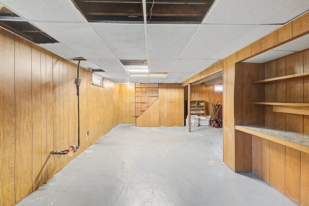 9 Moss Rd, Springfield, MA, 9 Moss Rd, Springfield, MA Photo #33