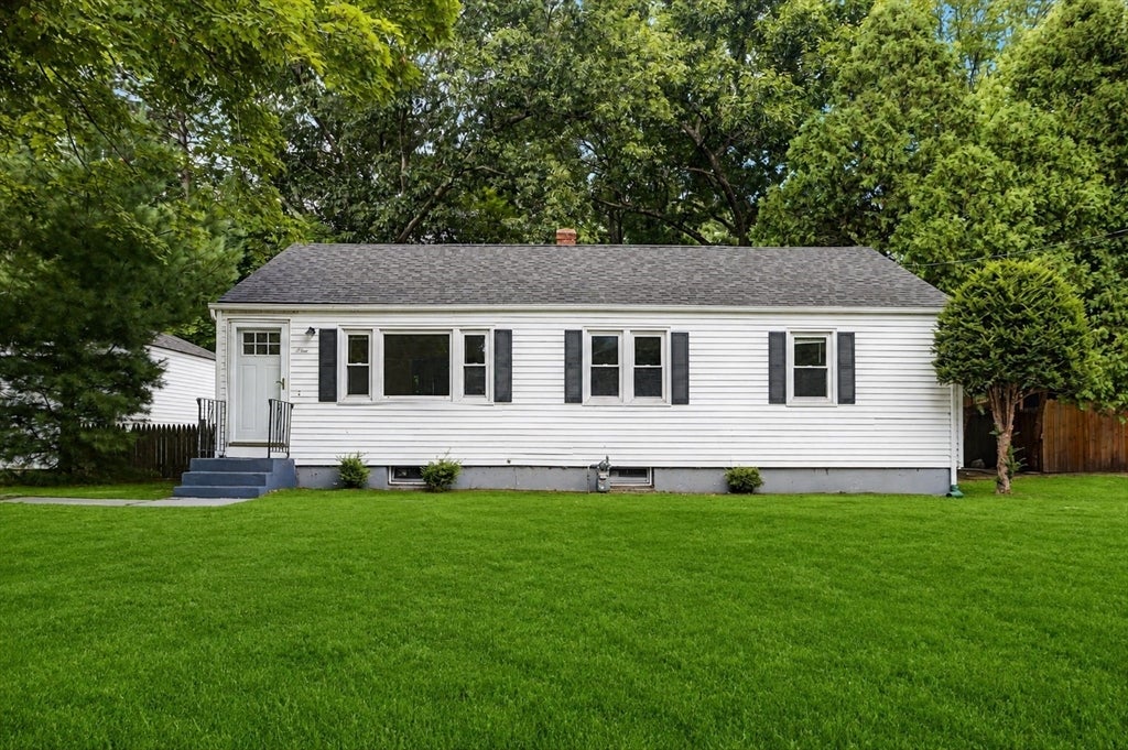 9 Moss Rd, Springfield, MA, 9 Moss Rd, Springfield, MA Photo #1