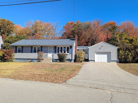 55 Crestwood Cir Salem NH 03079