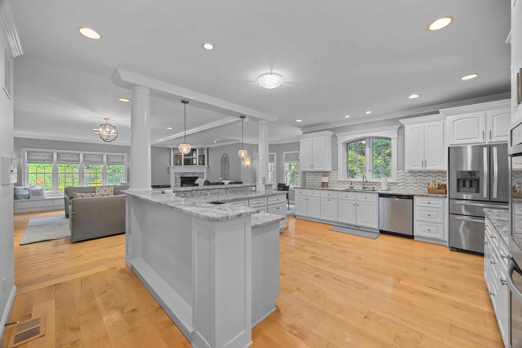 75 Spring St, Shrewsbury, MA Photo #4