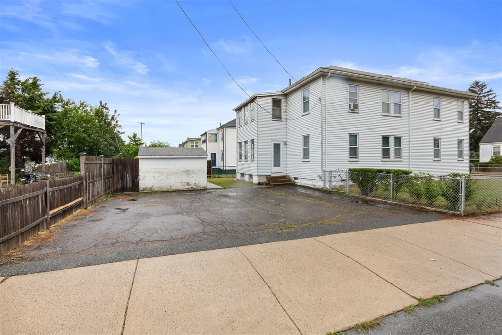 62-64 Billings Ave