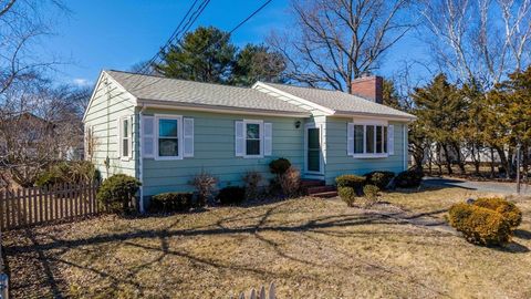 15 Oliver St Dartmouth MA 02747