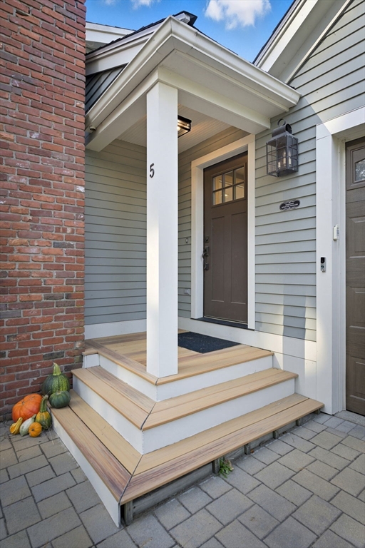 5 Charles St