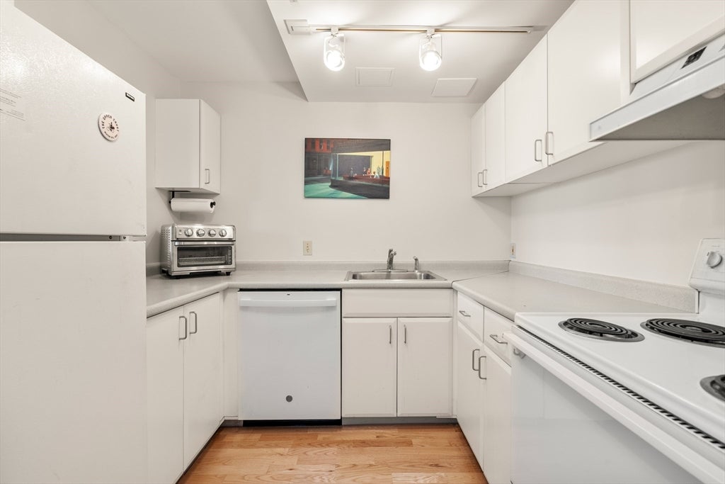 15 River Street 707