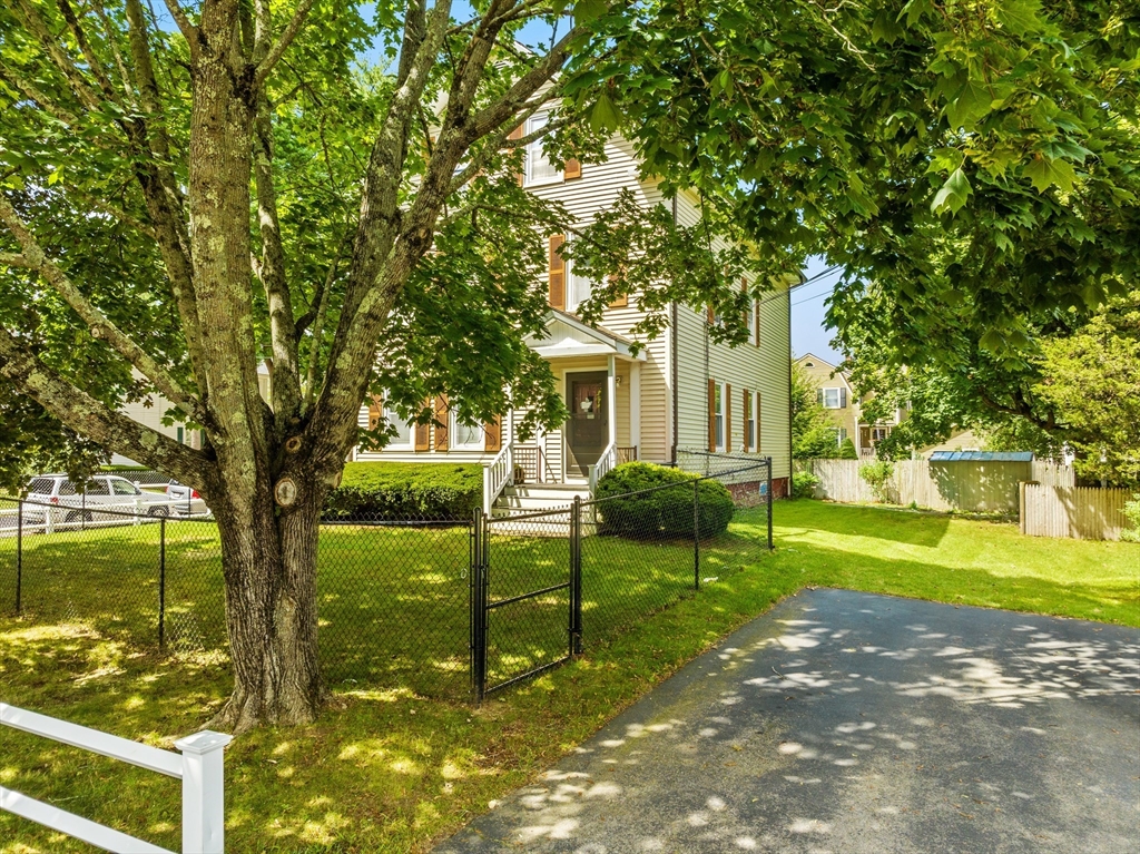 38 Court St