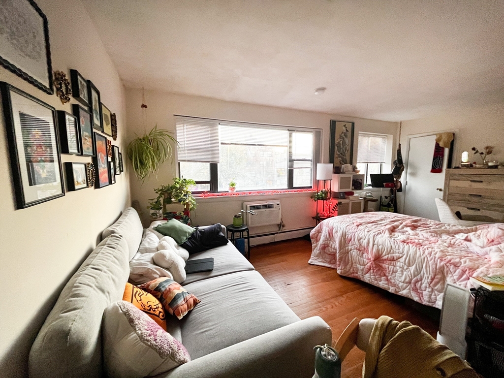 1027 Commonwelath Ave 10