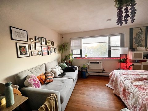 1027 Commonwelath Ave 10 Boston MA 02215