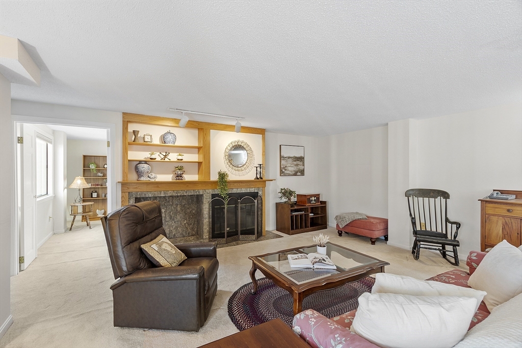 295 W. Wyoming Avenue 10C