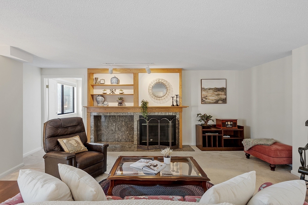 295 W. Wyoming Avenue 10C