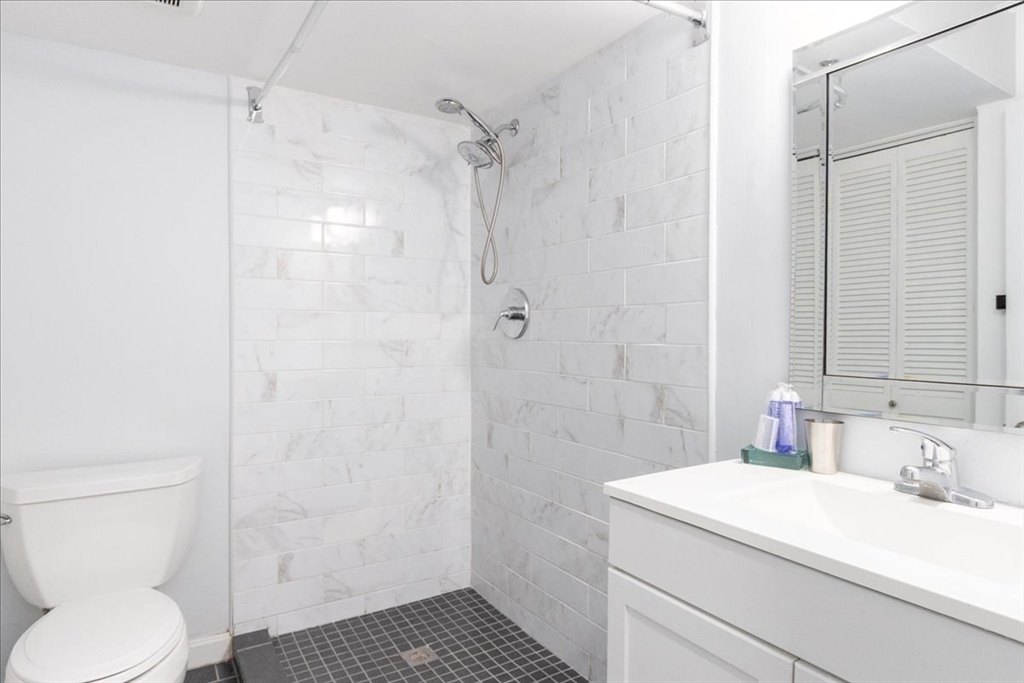 Cambridge, Massachusetts 02139, United States, 3 Bedrooms Bedrooms, ,3 BathroomsBathrooms,Residential,Active,213737