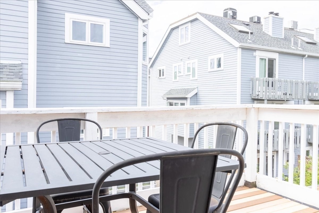 Cambridge, Massachusetts 02139, United States, 3 Bedrooms Bedrooms, ,3 BathroomsBathrooms,Residential,Active,213737