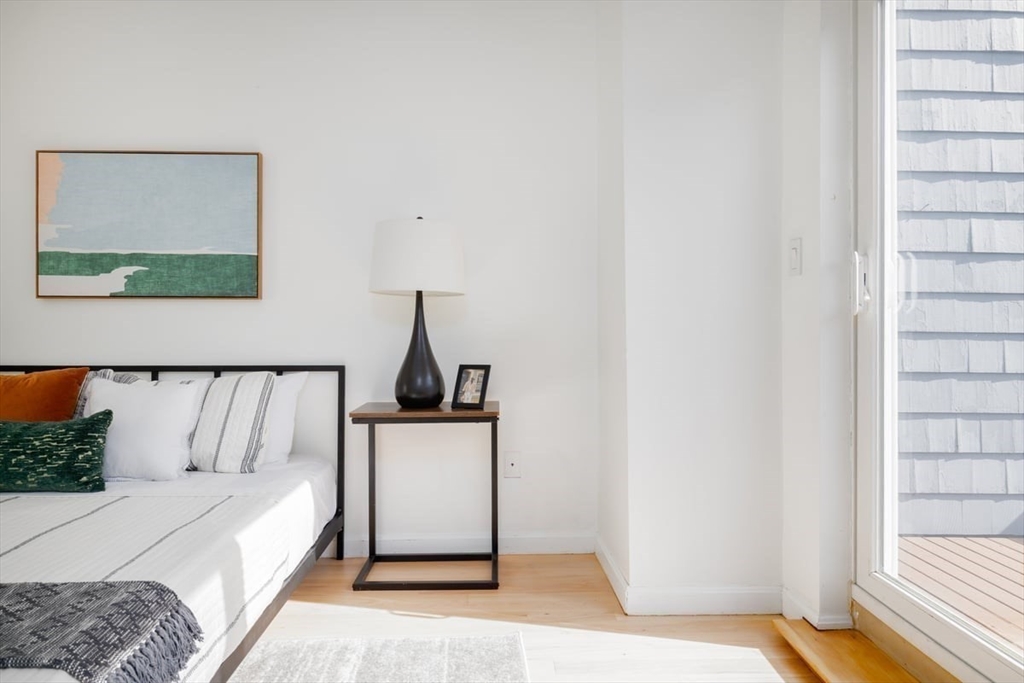 Cambridge, Massachusetts 02139, United States, 3 Bedrooms Bedrooms, ,3 BathroomsBathrooms,Residential,Active,213737