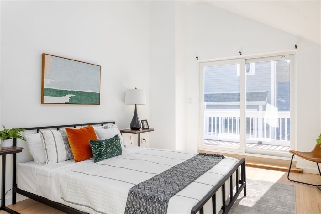 Cambridge, Massachusetts 02139, United States, 3 Bedrooms Bedrooms, ,3 BathroomsBathrooms,Residential,Active,213737