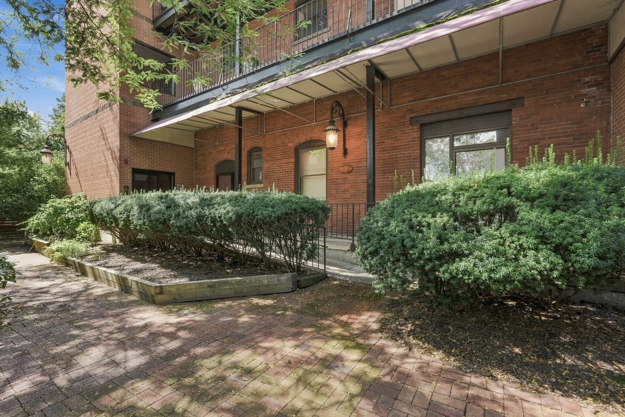17 Hawley St #201, Northampton, MA Photo #3