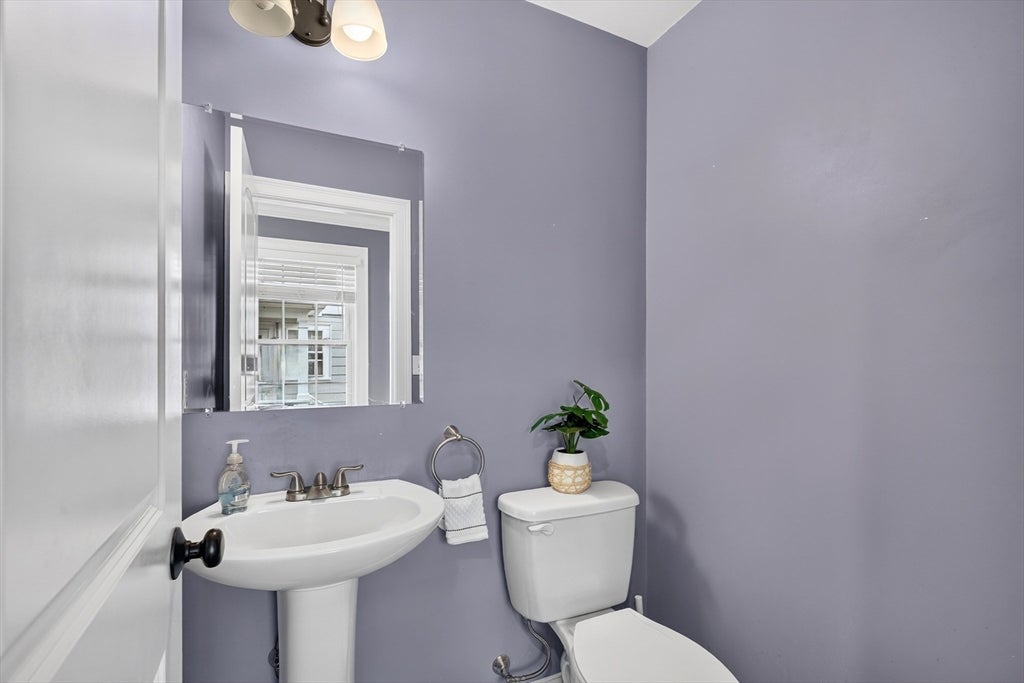 89 Overland Rd #2, Waltham, MA, 89 Overland Rd #2, Waltham, MA Photo #10