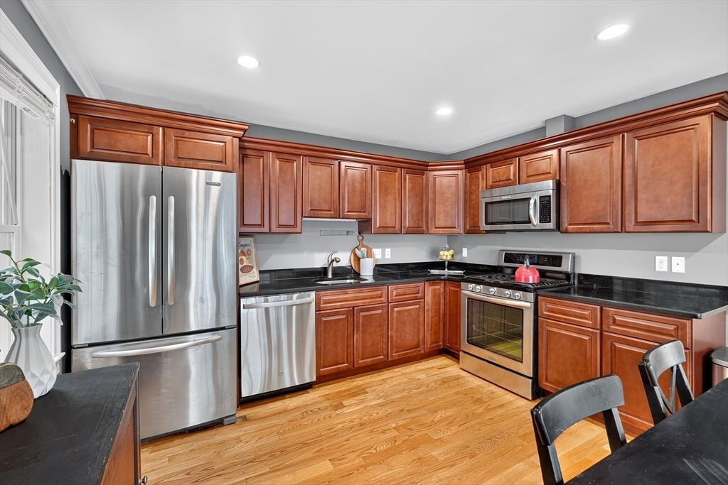 89 Overland Rd #2, Waltham, MA, 89 Overland Rd #2, Waltham, MA Photo #6