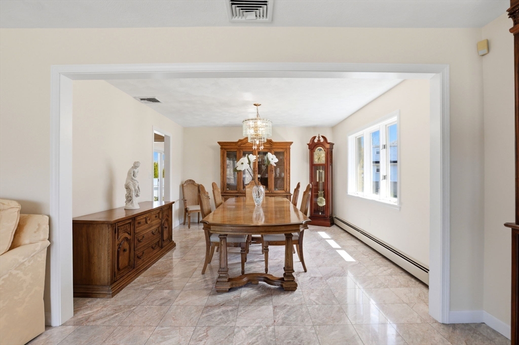 6 Gavin Cir, Stoneham, MA Photo #7