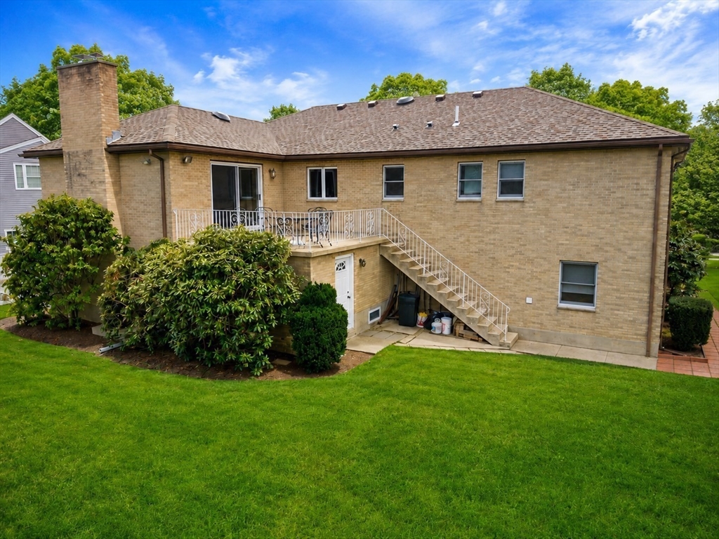 6 Gavin Cir, Stoneham, MA Photo #38