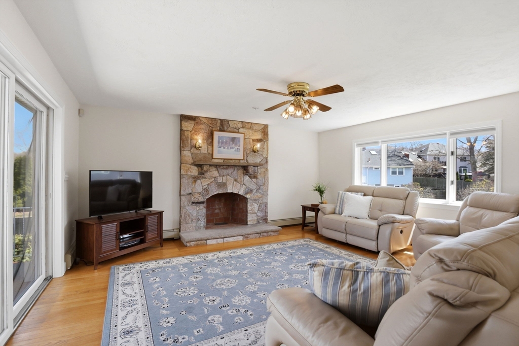 6 Gavin Cir, Stoneham, MA Photo #15