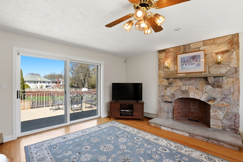 6 Gavin Cir, Stoneham, MA Photo #14