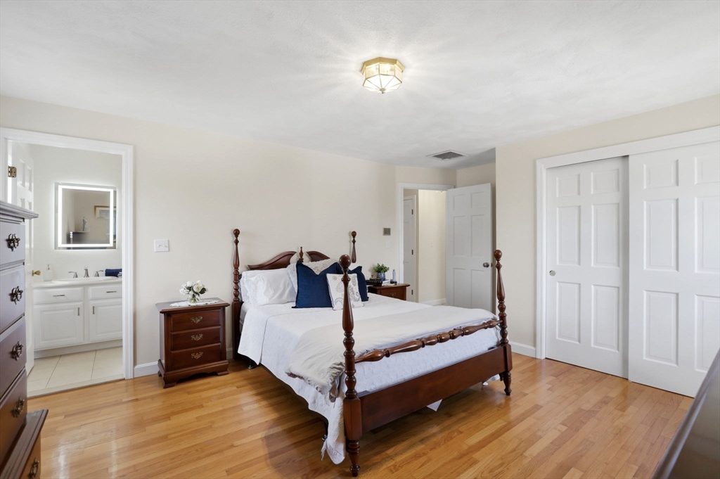 6 Gavin Cir, Stoneham, MA Photo #16
