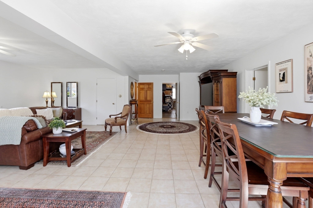 6 Gavin Cir, Stoneham, MA Photo #27