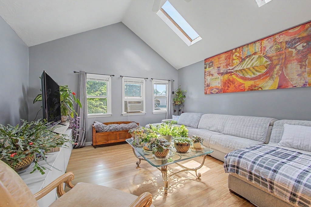 178-180 Brookside Pkwy