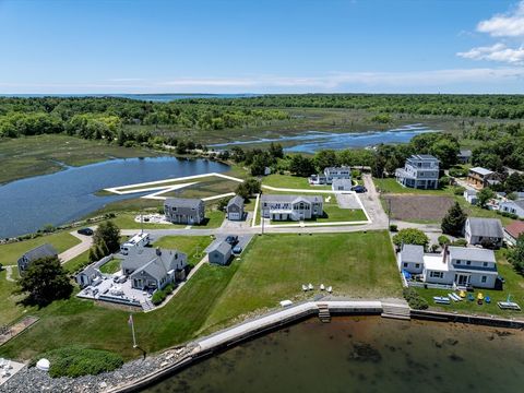 16 Shoreview Ave Mattapoisett MA 02739