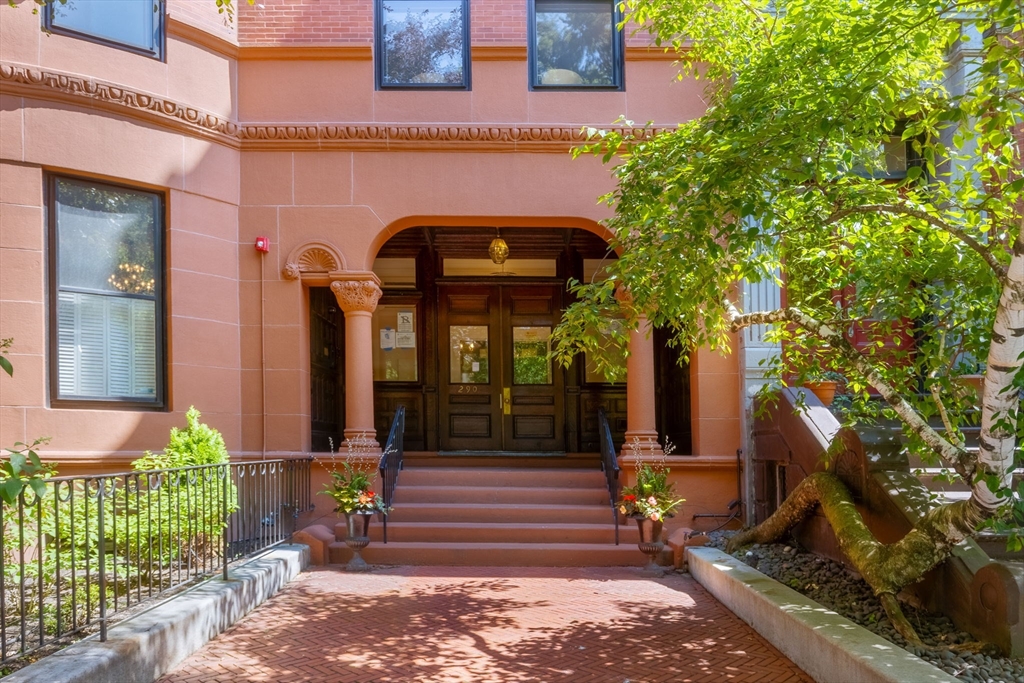 290 Commonwealth Ave 11
