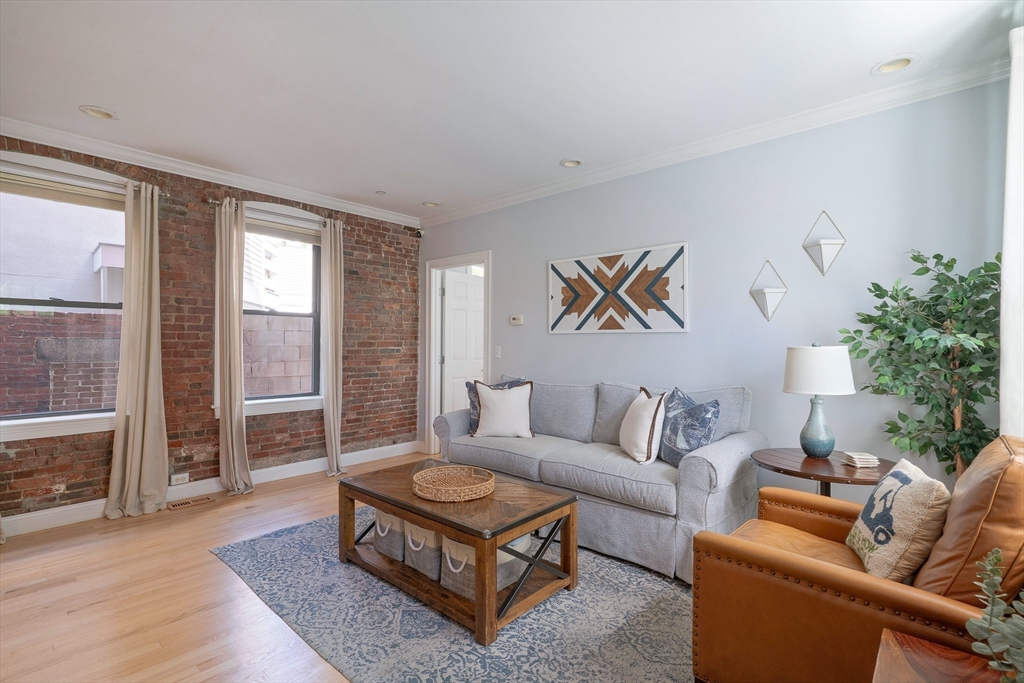 35 Rutherford Ave 1