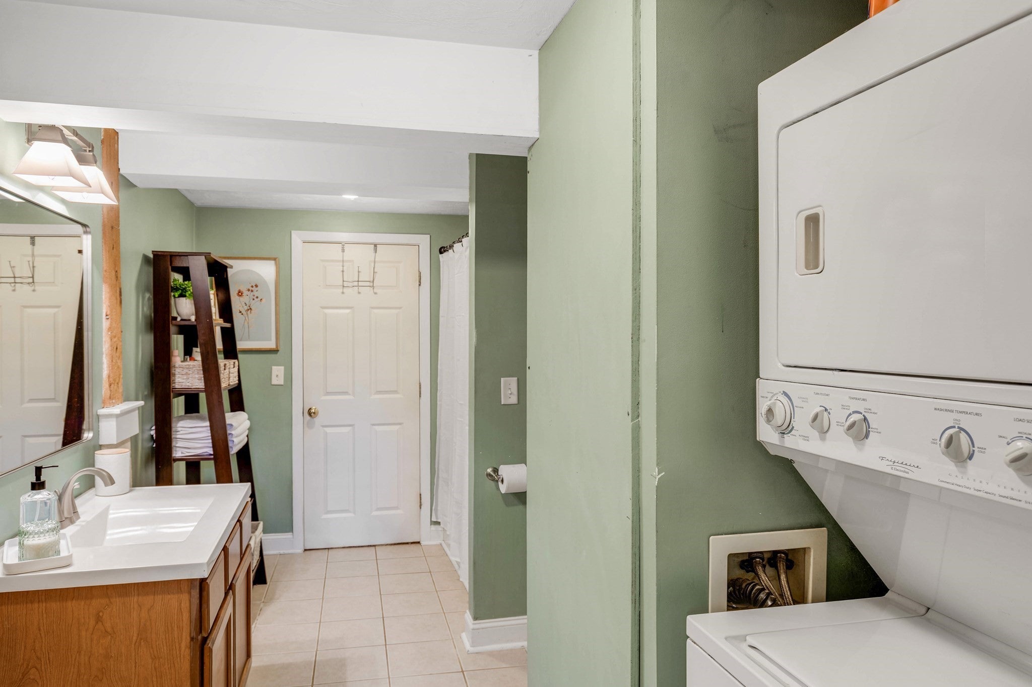 25 Cedar St #3, Amesbury, MA, 25 Cedar St #3, Amesbury, MA Photo #23