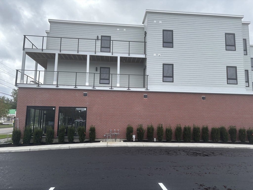 1391 Main Street 208