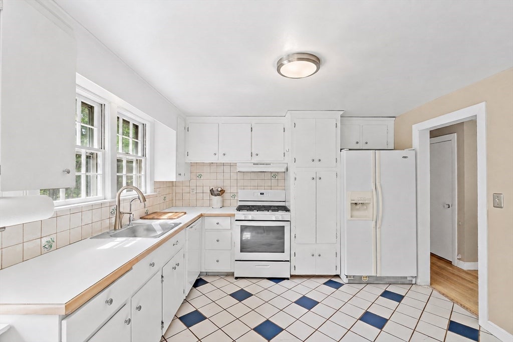 68 Gregory Rd, Holliston, MA, 68 Gregory Rd, Holliston, MA Photo #6